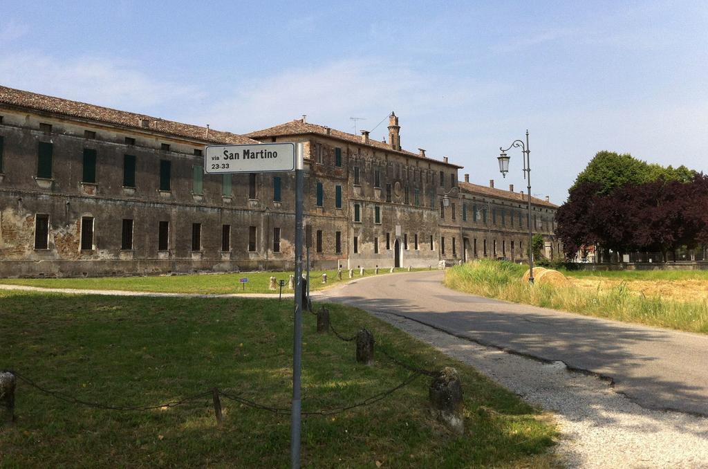 Lo Scrigno Di Lara Vila Ceresara Exterior foto