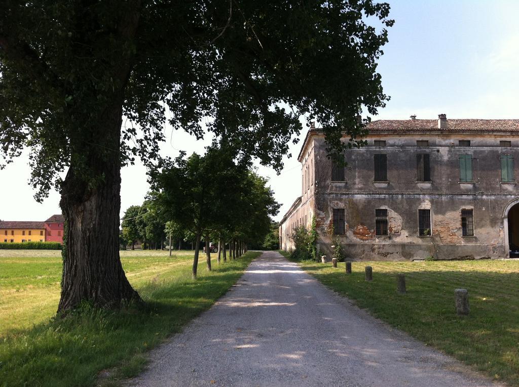 Lo Scrigno Di Lara Vila Ceresara Exterior foto